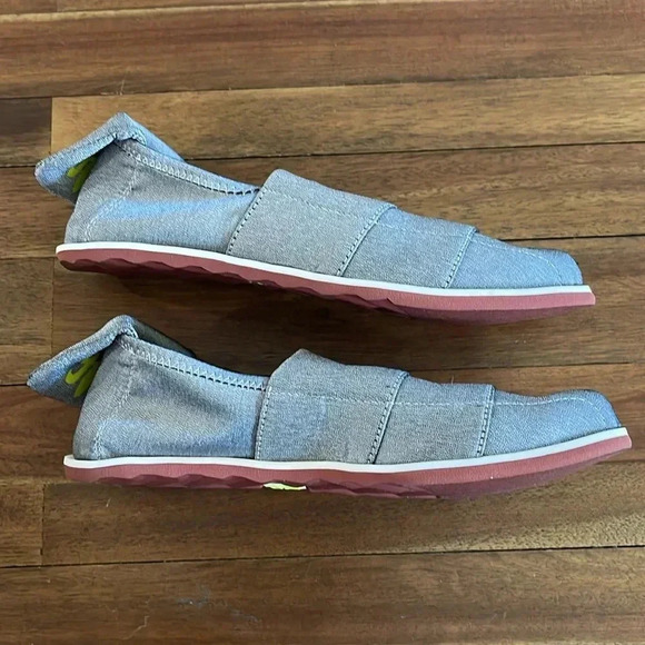 Royal Elastics silver slip on shoes - Picture 3 of 7